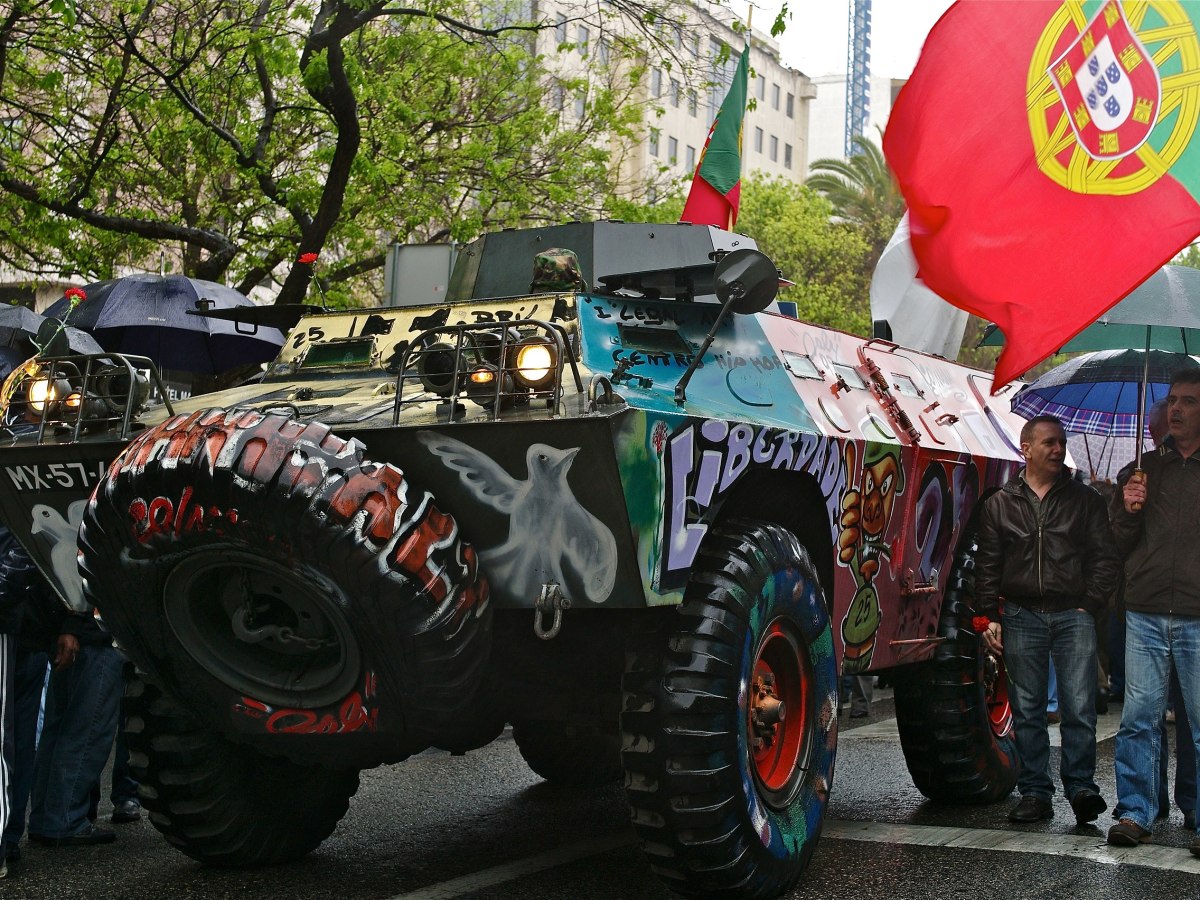 La revolución de los&nbsp;claveles